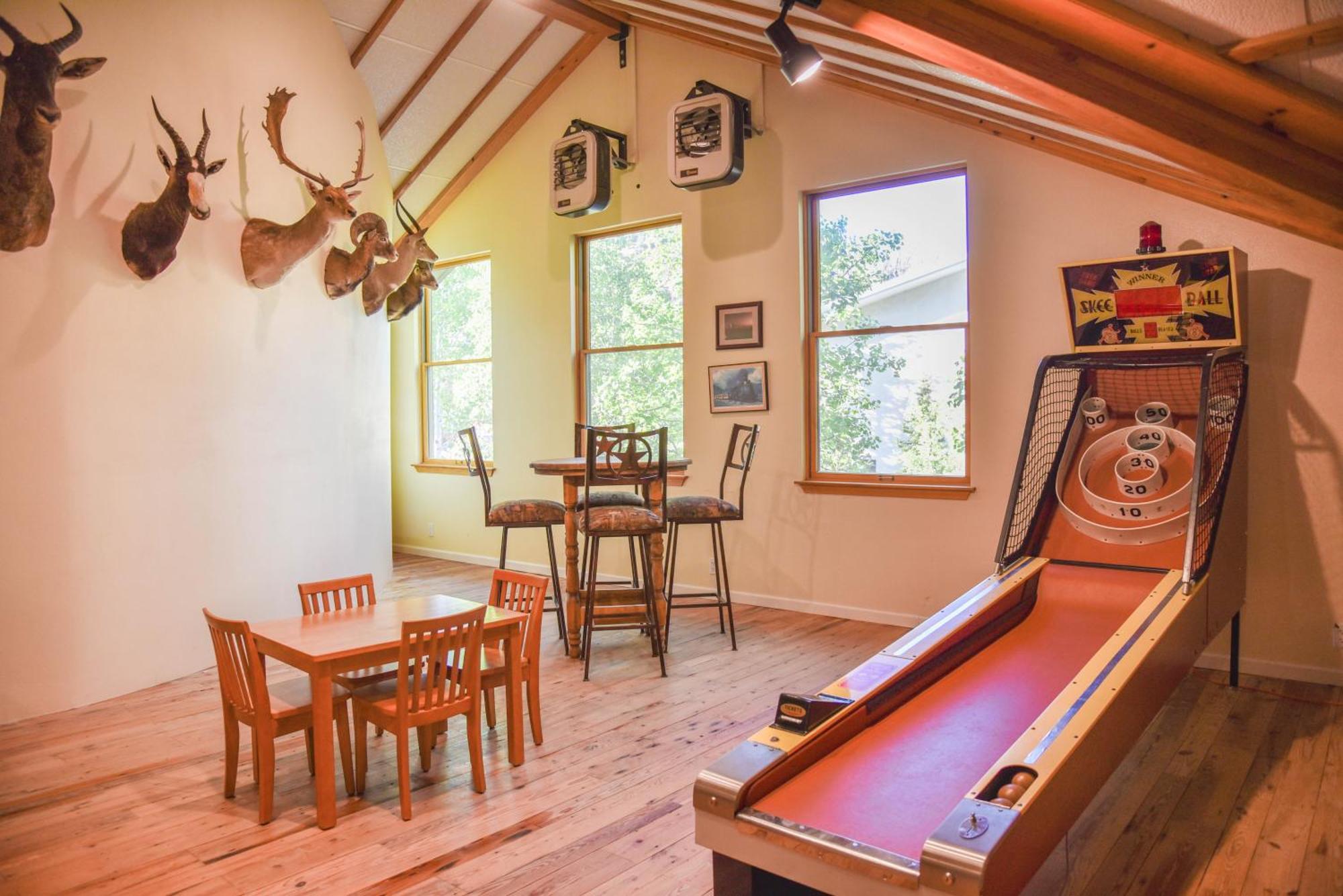 River Lyric Lodge - Formerly Double Dog Red River Buitenkant foto